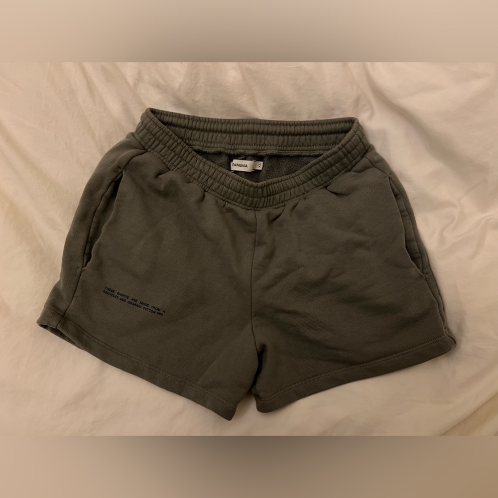 THE Pangaia Archive Lightweight Recycled Cotton Shorts in Grey size XS
